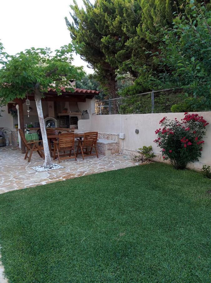 Villa Tsios Loútsa Exterior foto